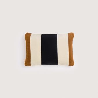 Apolle Beach Pillow (ebony)