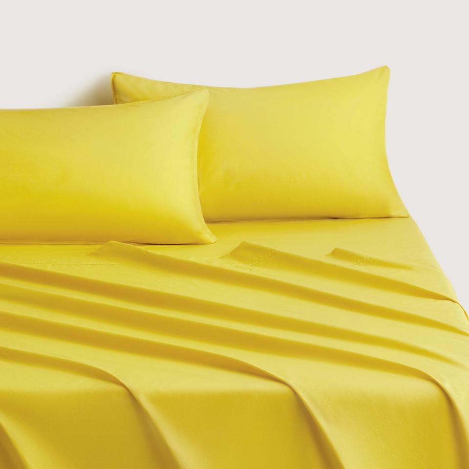 Bayley Washed Cotton Sheet Set in light sunlight