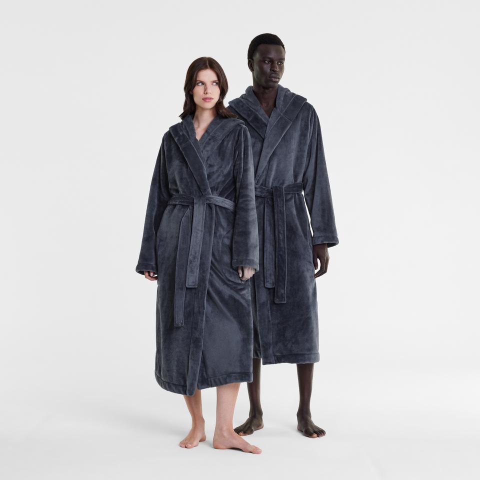 Our first model is 179cm and is wearing a size Small/Medium, Our second model is 191cm and is wearing a size Large/X-Large.