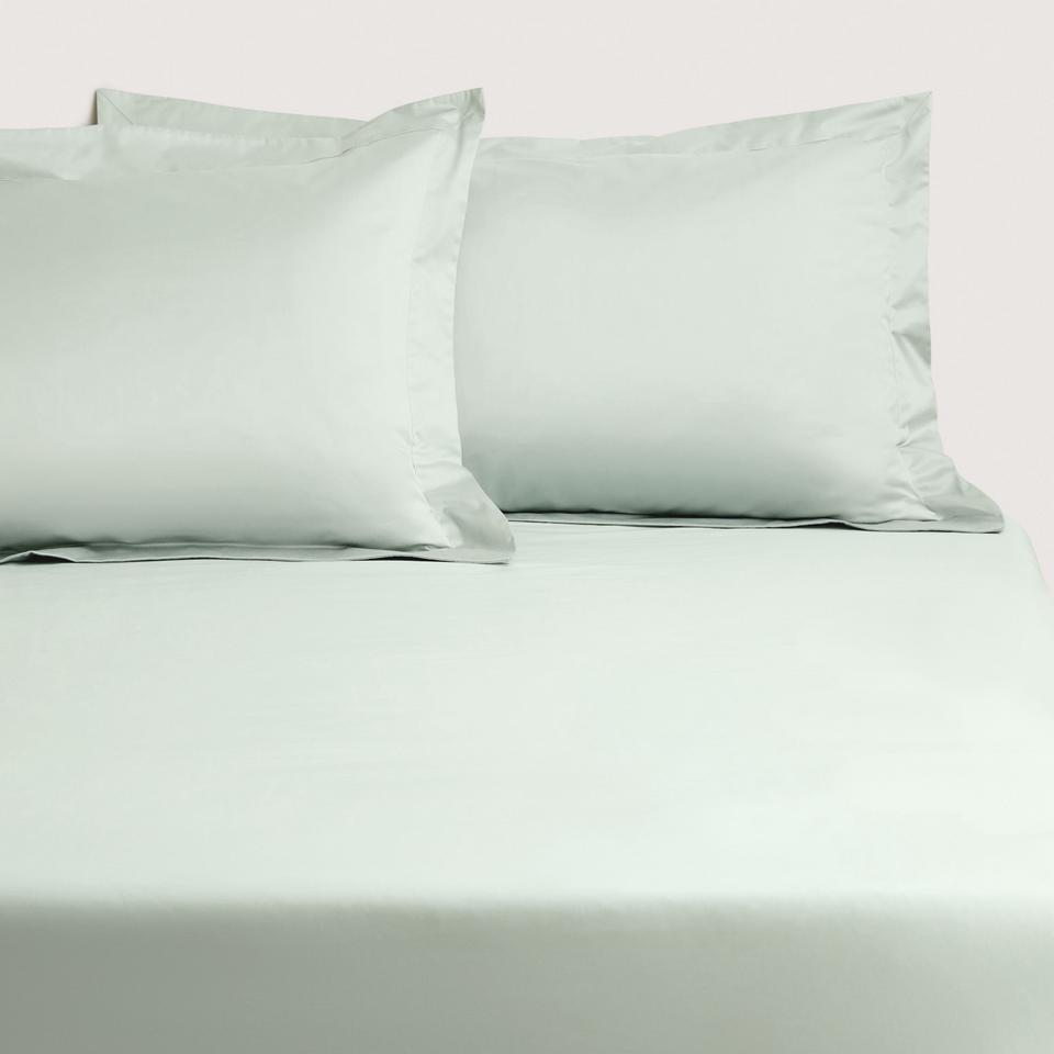 1200TC Ultimate Sateen Fitted Sheet in light peppermint