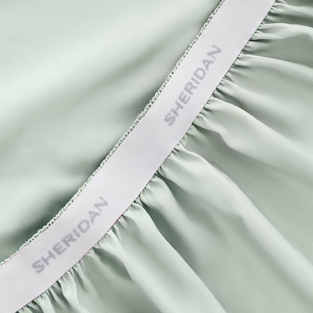 1200TC Ultimate Sateen Fitted Sheet in light peppermint