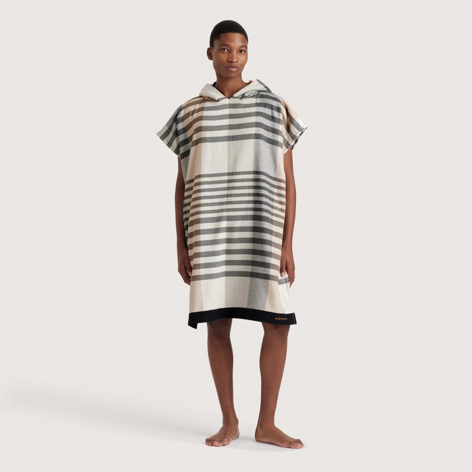 Elmore Beach Poncho in Ebony