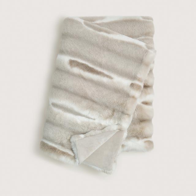 Leider Throw in mink