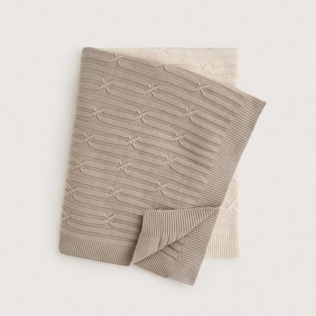 Lenno Throw in porcelain
