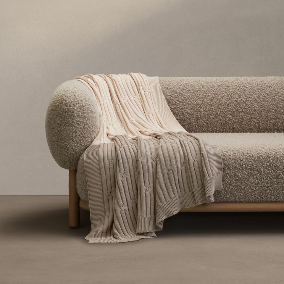 Lenno Throw in porcelain