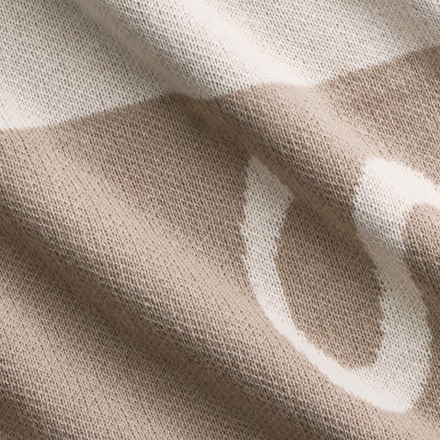 Logo Throw in sesame
