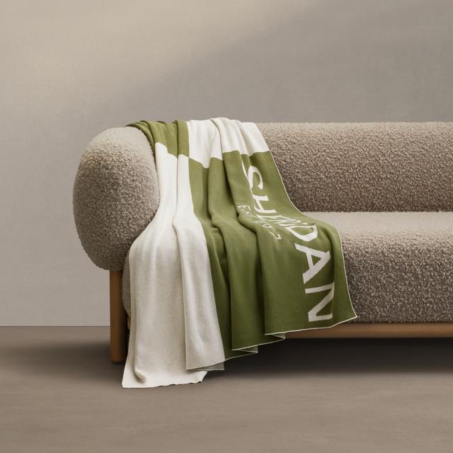 Logo Throw in moss