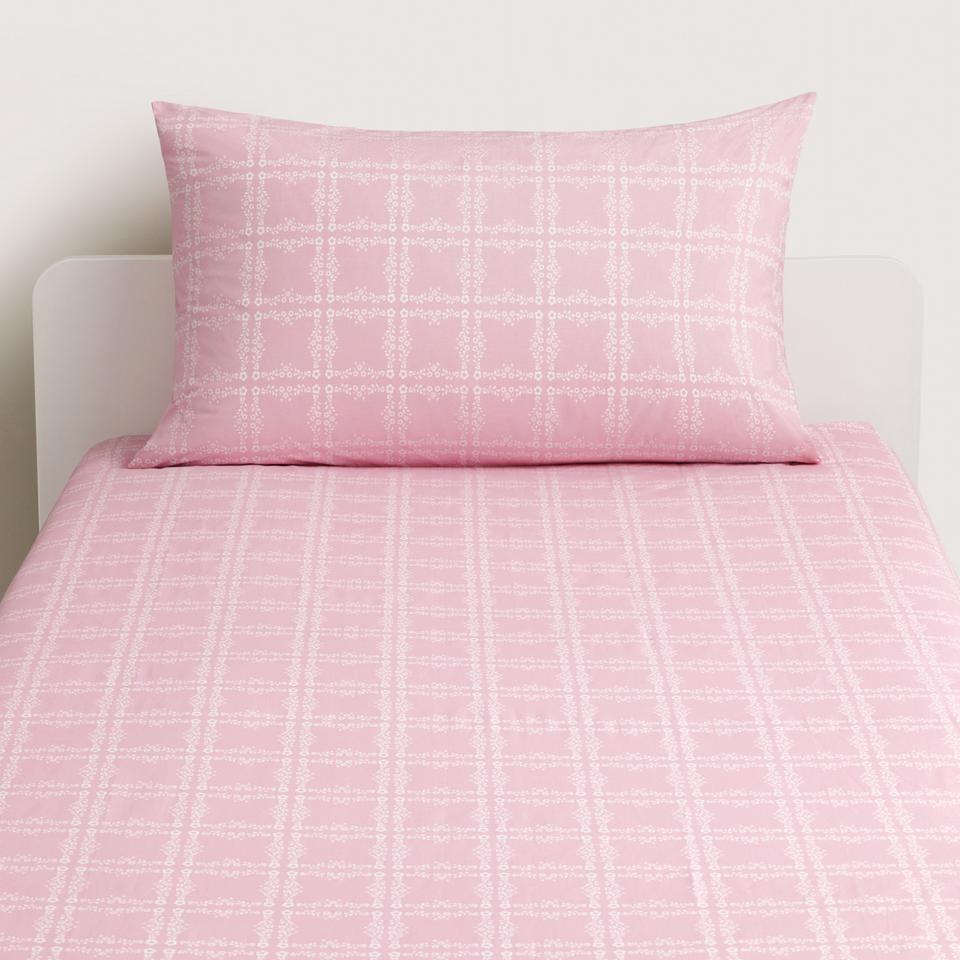 Lacey Fitted Sheet Set in musk