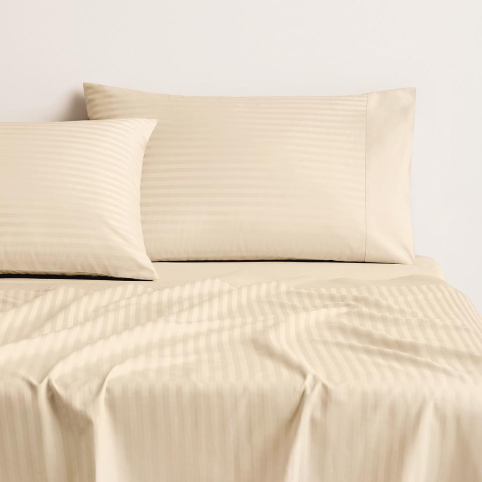 1200TC Millennia Flat Sheet in champagne