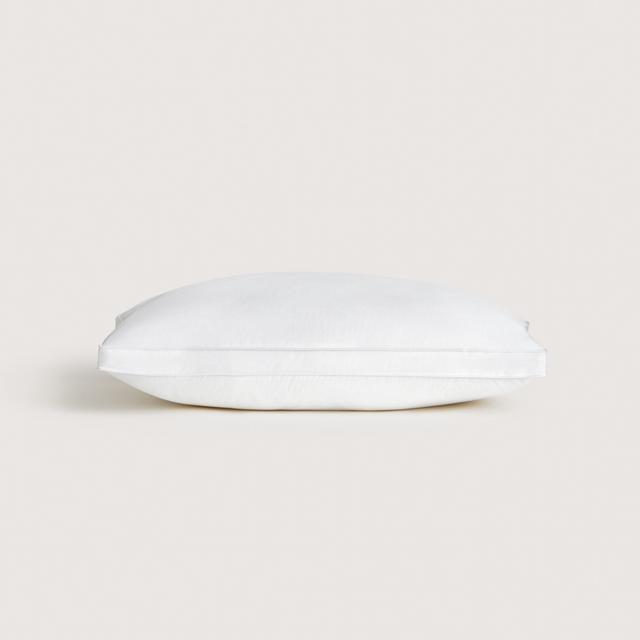 Deluxe Dream Medium Pillow