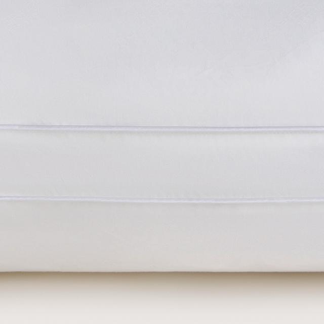 Deluxe Dream Medium Pillow