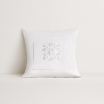 Trellis Square Cushion (snow)
